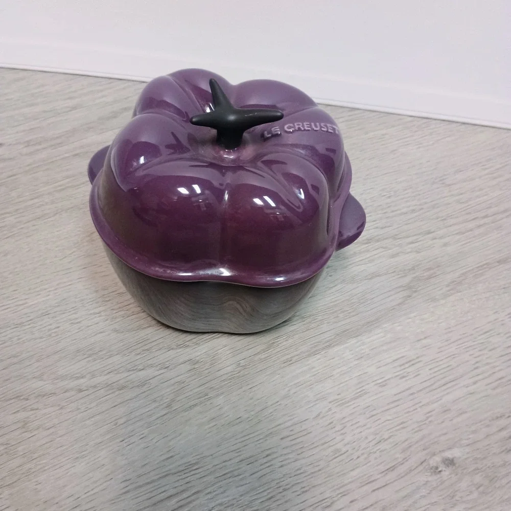 Le Creuset Petite Mini Bell Pepper Stoneware Cocotte Casserole Purple
